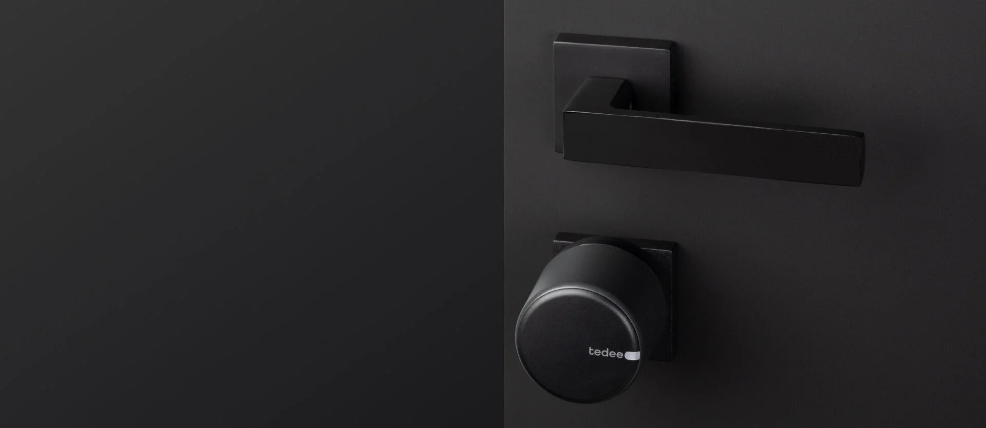 Tedee GO smart lock zwart met cilinderslot M&C Condor